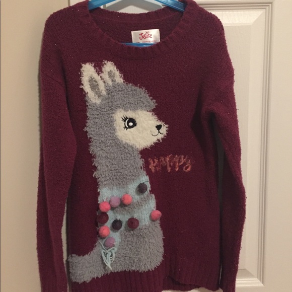 A soft maroon llama sweater - Picture 1 of 2